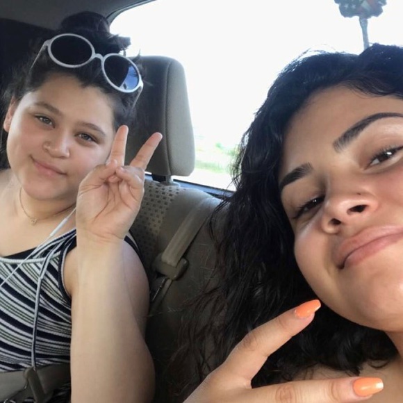 Meet your Posher, Natalie - Picture 3 of 3